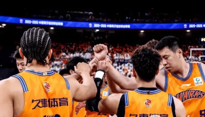 MK体育官方入口-解说：这个赛季的上海男篮，没有辜负他们的豪华阵容